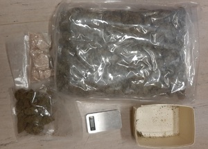 narkotyki zapakowane w torebki próżniowe