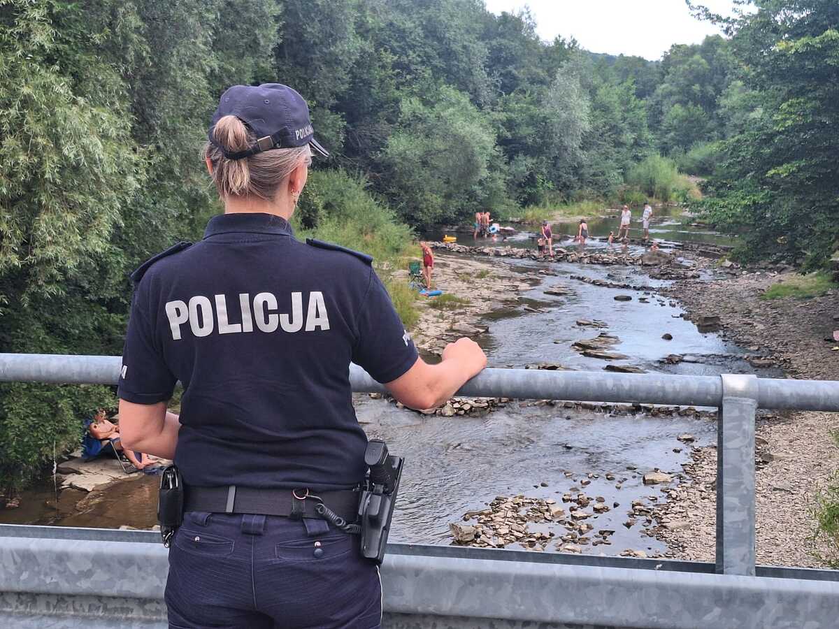 #DzielnicowyBliżejNas. Policjanci kontrolują miejsca wypoczynku nad wodą