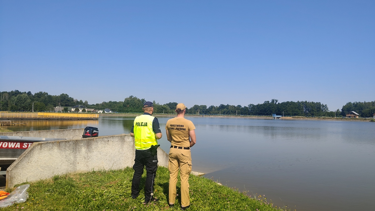 Wspólne patrole Policji i Straży Pożarnej nad wodą