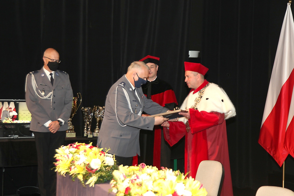 Państwowa Wyższa Szkoła Zawodowa W Nowym Sączu malopolska.policja.gov.pl