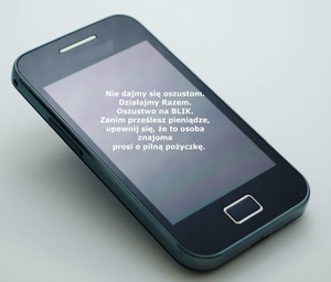 Telefon komórkowy oszustwo blik