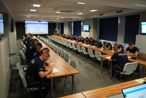 sala gdzie policjanci piszą test wiedzy
