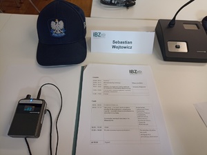 2. Miejsce przy stole uczestnika konferencji
