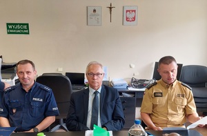 przedstawiciele władz na spotkaniu