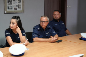 policjanci słuchają wykładu