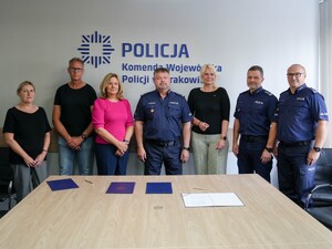 wspólne zdjęcie komendantów i delegacji z Niderlandów