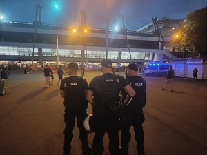 Policjanci w trakcie zabezpieczenia