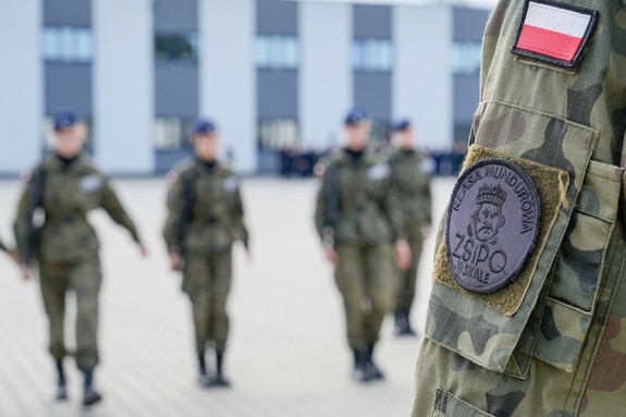 uczestnicy I przeglądu musztry klas mundurowych