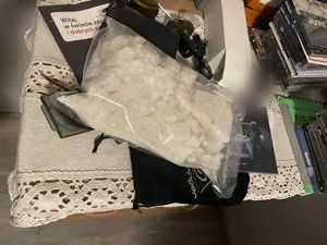 duża porcja mefedronu w woreczku