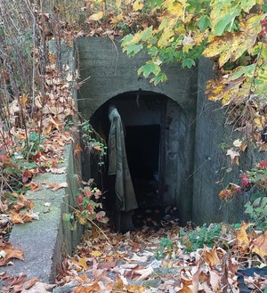 Wejście do bunkra z czasów II wojny światowe