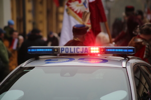 policyjne sygnały radiowozu ruchu drogowego