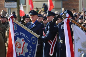 poczet sztandarowy na placu matejki