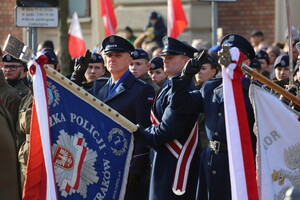 poczet sztandarowy na placu matejki