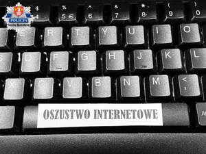 klawiatura i napis oszustwo internetowe zlogo kpp such abeskidzka w lewym gornym rogu zdjęcia