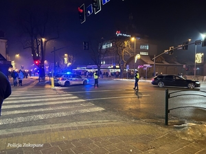 policjanci w czasie służby