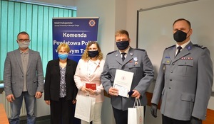 nagradzanie funkcjonariuszy