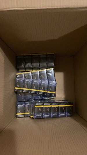 Zabezpieczone kartony papiersów