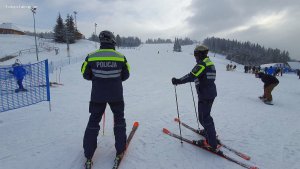 policyjny patrol narciarski
