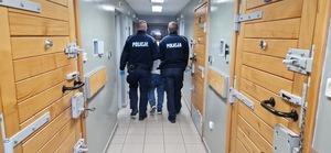 zatrzymany w asycie policjantów