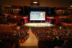 publiczność i scena na gali w centrum kongresowim ICE