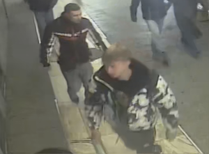 dwaj mężczyźni poszukiwani przez policję