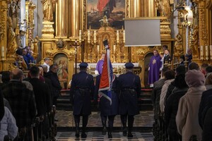 sztandar komendy wojewódzkiej policji w krakowie