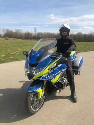 mł. asp. Kamil Styrna policjant Wydziału Ruchu Drogowego KMP w Krakowie