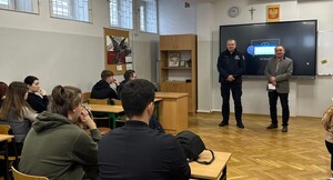 Prelekcja dla młodzieży z udziałam I Zastepcy Komendanta Powiatowego Policji w Dąbrowie Tarnowskiej