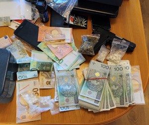 Pieniądze zabezpieczone przez policjantów