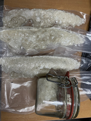 Zabezpieczone substancje zabronione zapakowane w foliowe torebki