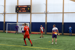 policjanci podczas meczu