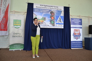 1 Pani dyrektor szkoły oficjalnie otwiera turniej BRD