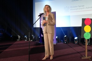 przemawia zastępca wojewody