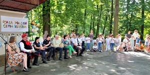 policjantka czyta bajkę