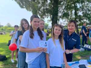 dziewczyny z policjantką