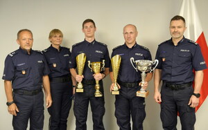 spotkanie z komendantem i wspólne zdjęcie