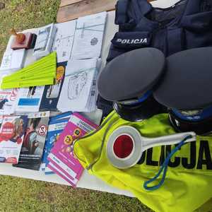 akcesoria policyjne na stoisku