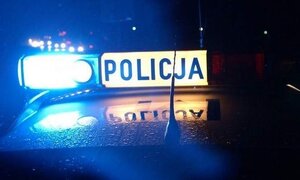 sygnały świetlne na radiowozie