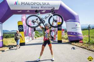 Kolarka dźwigająca rower