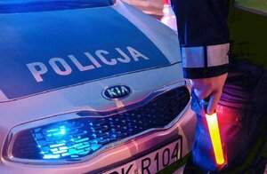 przód radiowozu oznakowanego