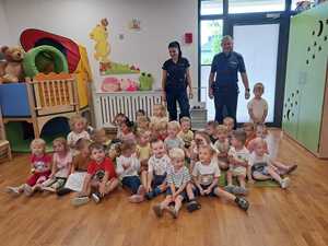 Policjanci KP Gdów z podopiecznymi Żłobka w Gdowie