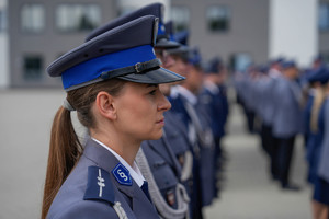 policjantka w szeregu