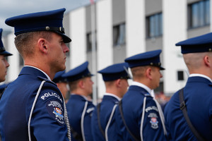 policjanci honorówki z bliska