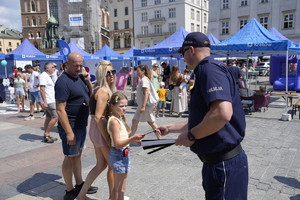 miasteczko namiotowe na rynku głównym