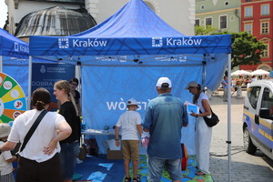 elementy odblaskowe na stoiskach profilaktycznych