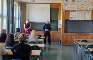 I Zastępca Komendanta Powiatowego na spotkaniu z rodzicami.