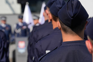 zdjęcie policjantów podczas uroczystości ślubowania