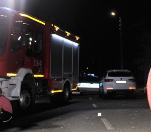 samochód seat i wóz strażacki