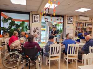 policjantka podczas prelekcji