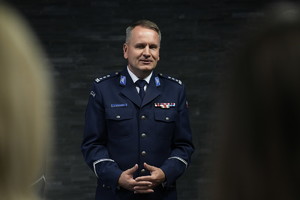 komendant Bednarek przemawia